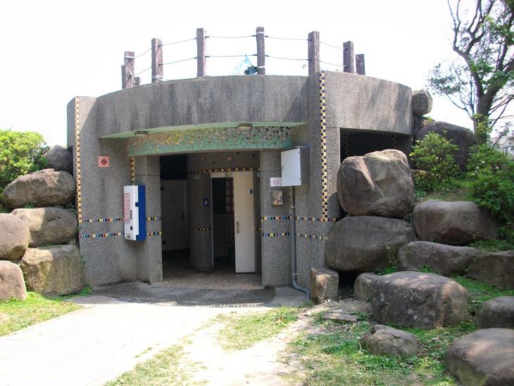 湖濱公園的廁所